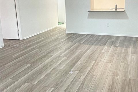 Copropriété à louer à Miami, Floride: 1 chambre, 66.15 m2 № 1891761 - photo 3