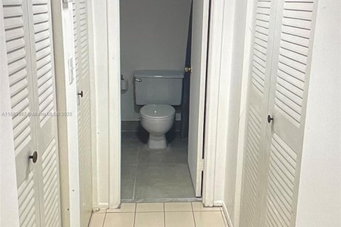 Copropriété à louer à Miami, Floride: 1 chambre, 66.15 m2 № 1891761 - photo 16