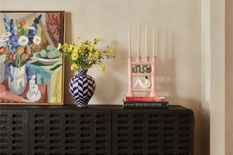 House in Miami Beach, Florida 3 bedrooms, 220.92 sq.m. № 1976887 - photo 7