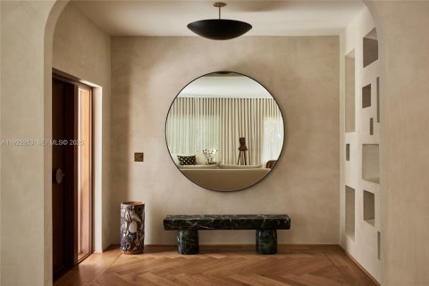 House in Miami Beach, Florida 3 bedrooms, 220.92 sq.m. № 1976887 - photo 3