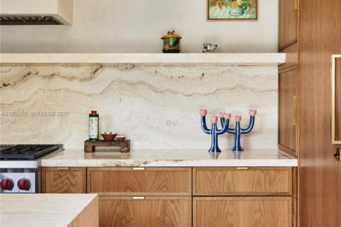 House in Miami Beach, Florida 3 bedrooms, 220.92 sq.m. № 1976887 - photo 14