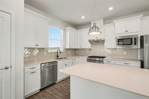 House in Land O' Lakes, Florida 2 bedrooms, 137.5 sq.m. № 2427361 - photo 12