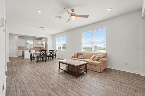 House in Land O' Lakes, Florida 2 bedrooms, 137.5 sq.m. № 2427361 - photo 7