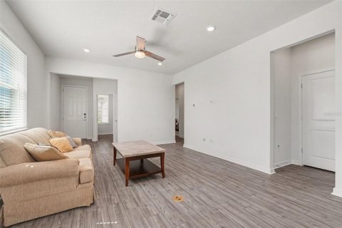 House in Land O' Lakes, Florida 2 bedrooms, 137.5 sq.m. № 2427361 - photo 5