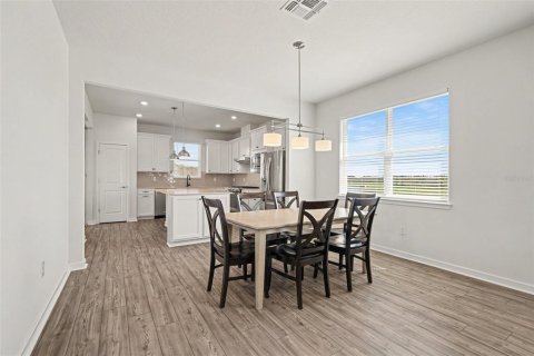 House in Land O' Lakes, Florida 2 bedrooms, 137.5 sq.m. № 2427361 - photo 8