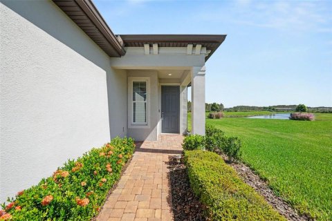 House in Land O' Lakes, Florida 2 bedrooms, 137.5 sq.m. № 2427361 - photo 2