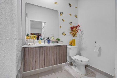 Снять в аренду кондоминиум в Дорал, Флорида 2 спальни, 105.44м2, № 2003542 - фото 17