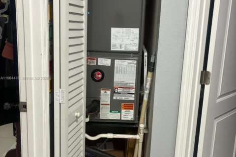 Touwnhouse à vendre à Hialeah Gardens, Floride: 2 chambres, 110.37 m2 № 2026022 - photo 27