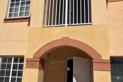 Touwnhouse à Hialeah Gardens, Floride 2 chambres, 110.37 m2 № 2026022