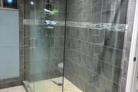 Touwnhouse à vendre à Hialeah Gardens, Floride: 2 chambres, 110.37 m2 № 2026022 - photo 26