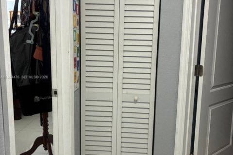 Touwnhouse à vendre à Hialeah Gardens, Floride: 2 chambres, 110.37 m2 № 2026022 - photo 29