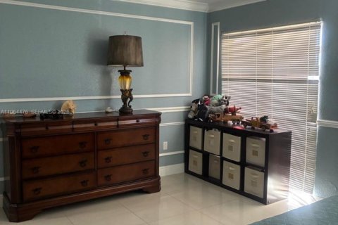 Touwnhouse à vendre à Hialeah Gardens, Floride: 2 chambres, 110.37 m2 № 2026022 - photo 16