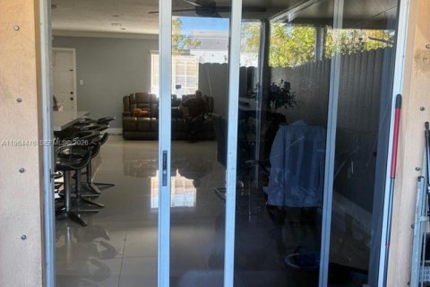 Touwnhouse à vendre à Hialeah Gardens, Floride: 2 chambres, 110.37 m2 № 2026022 - photo 30