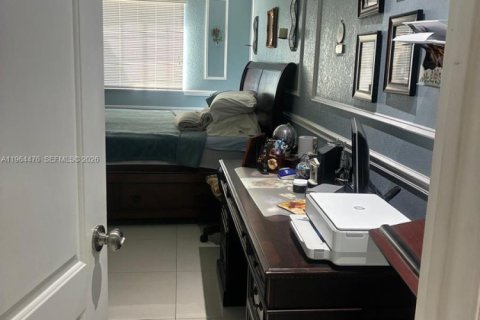 Touwnhouse à vendre à Hialeah Gardens, Floride: 2 chambres, 110.37 m2 № 2026022 - photo 20