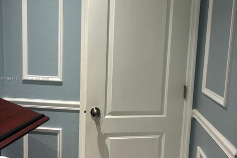 Touwnhouse à vendre à Hialeah Gardens, Floride: 2 chambres, 110.37 m2 № 2026022 - photo 23