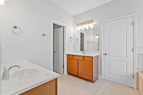 Villa ou maison à vendre à Tampa, Floride: 4 chambres, 263.1 m2 № 2239048 - photo 25
