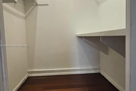 Condo in Sunrise, Florida, 1 bedroom  № 1971931 - photo 7