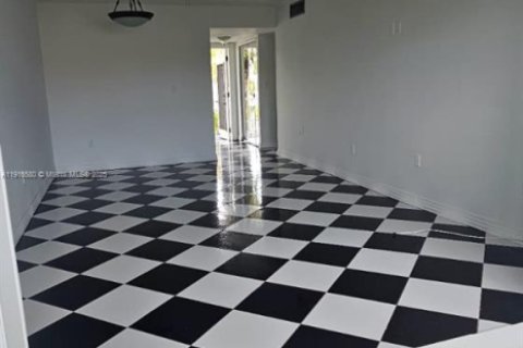 Condo in Sunrise, Florida, 1 bedroom  № 1971931 - photo 12