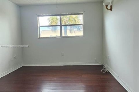 Condo in Sunrise, Florida, 1 bedroom  № 1971931 - photo 9