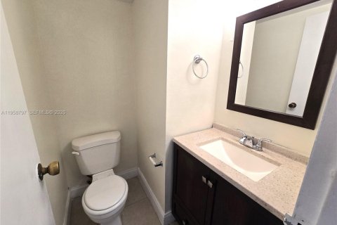 Condominio en venta en Deerfield Beach, Florida, 1 dormitorio, 64.57 m2 № 2017553 - foto 6