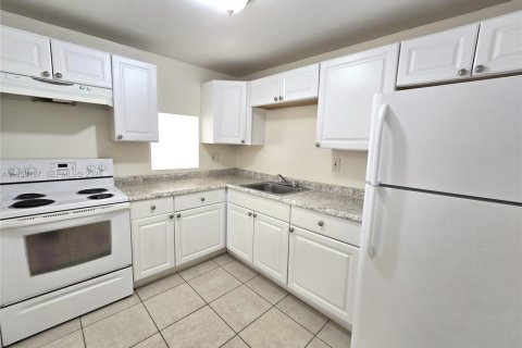 Condominio en venta en Deerfield Beach, Florida, 1 dormitorio, 64.57 m2 № 2017553 - foto 4