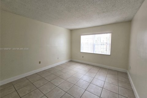 Condominio en venta en Deerfield Beach, Florida, 1 dormitorio, 64.57 m2 № 2017553 - foto 7