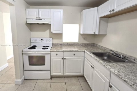 Condominio en venta en Deerfield Beach, Florida, 1 dormitorio, 64.57 m2 № 2017553 - foto 5