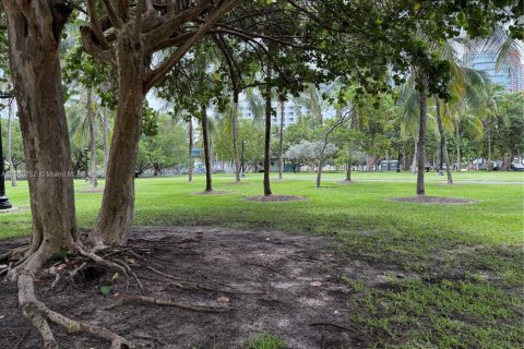 Condo in Miami Beach, Florida, 1 bedroom  № 1921865 - photo 15