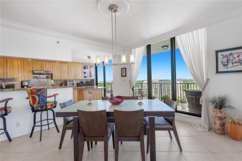 Condo in Hallandale Beach, Florida, 2 bedrooms № 2058898 - photo 20