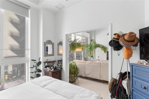 Condo in Miami, Florida, 1 bedroom  № 1860507 - photo 14