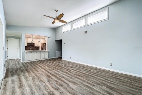 Condominio en alquiler en Clermont, Florida, 2 dormitorios, 128.76 m2 № 1915615 - foto 8
