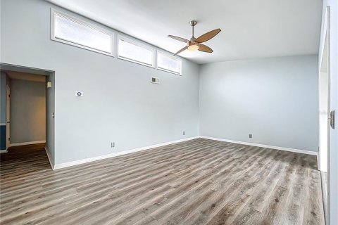 Condominio en alquiler en Clermont, Florida, 2 dormitorios, 128.76 m2 № 1915615 - foto 9