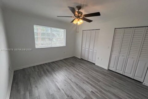 Condo in Miramar, Florida, 1 bedroom № 2026173 - photo 16