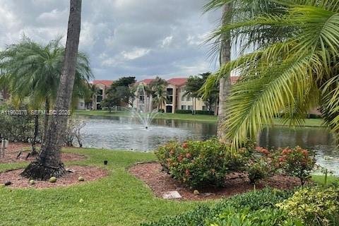 Condo in Miramar, Florida, 1 bedroom № 2026173 - photo 28