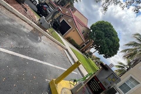 Condo in Miramar, Florida, 1 bedroom № 2026173 - photo 25