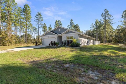 House in Weeki Wachee, Florida 4 bedrooms, 172.43 sq.m. № 2431886 - photo 3