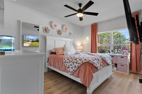 House in Weeki Wachee, Florida 4 bedrooms, 172.43 sq.m. № 2431886 - photo 29