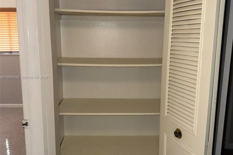 Condominio en venta en Miami, Florida, 2 dormitorios, 89.65 m2 № 2056524 - foto 13