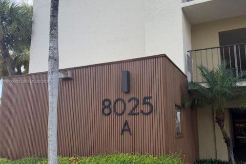 Condominio en venta en Miami, Florida, 2 dormitorios, 89.65 m2 № 2056524 - foto 1