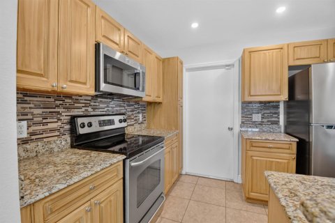 Townhouse in Boynton Beach, Florida 3 bedrooms, 133.87 sq.m. № 2260889 - photo 9