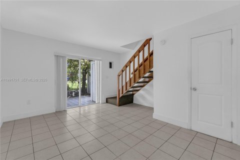 Купить таунхаус в Майами, Флорида 6 комнат, 108.6м2, № 2056647 - фото 21