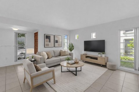 Купить таунхаус в Майами, Флорида 6 комнат, 108.6м2, № 2056647 - фото 2