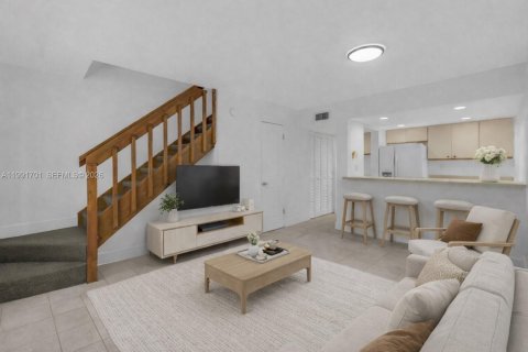 Купить таунхаус в Майами, Флорида 6 комнат, 108.6м2, № 2056647 - фото 3