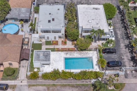 Купить таунхаус в Майами, Флорида 6 комнат, 108.6м2, № 2056647 - фото 9