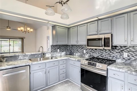 Купить виллу или дом в Киссимми, Флорида 7 комнат, 107.67м2, № 1637522 - фото 11