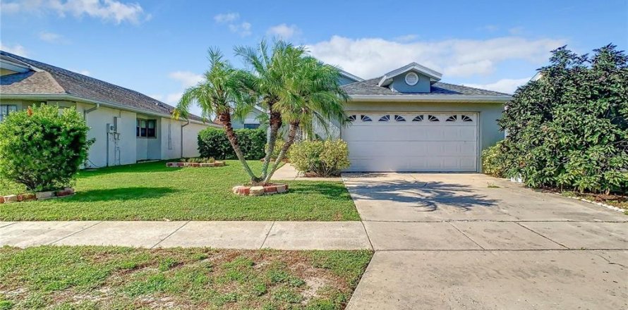 Casa en Kissimmee, Florida 2 dormitorios, 107.67 m2 № 1637522