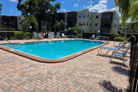 Condominio en venta en Saint Petersburg, Florida, 2 dormitorios, 77.11 m2 № 1801652 - foto 25
