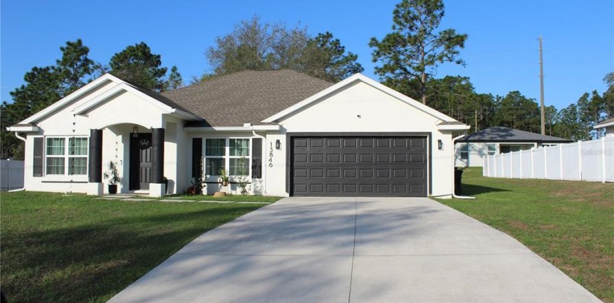 Casa en Ocala, Florida 3 dormitorios, 179.67 m2 № 2155361