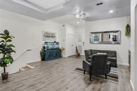 Condo in Orlando, Florida, 3 bedrooms № 2094497 - photo 7