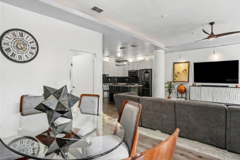 Condo in Orlando, Florida, 3 bedrooms № 2094497 - photo 11